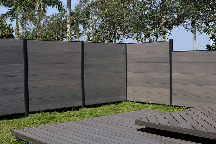 NewTechWood Castello Sichtschutzelement WPC 1760 x 1830 mm